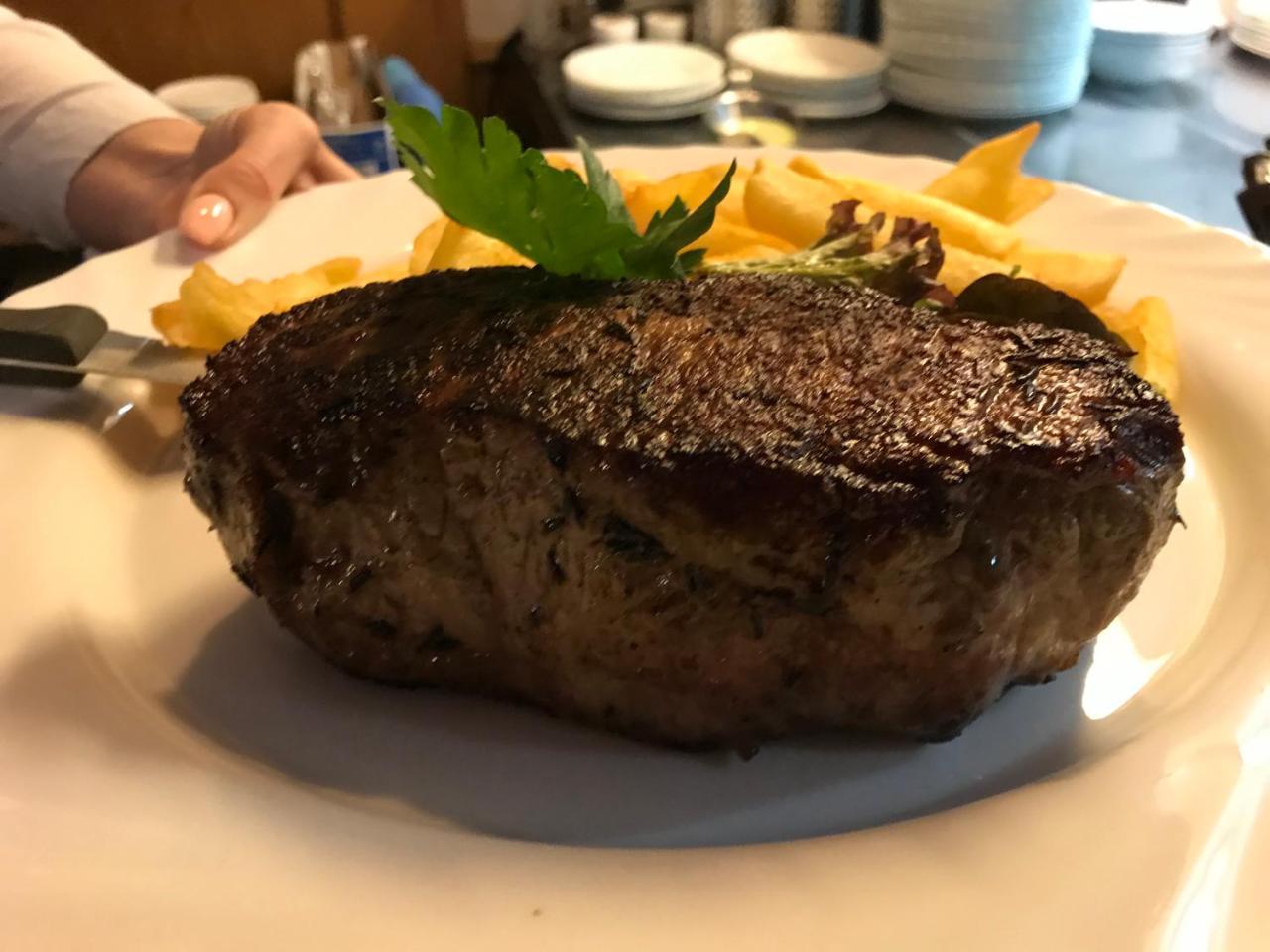 Hausener Dorfkrug 호텔 프랑크푸르트 외부 사진