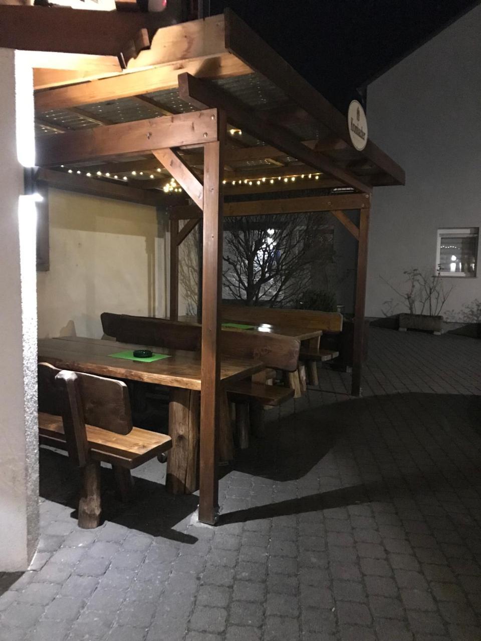 Hausener Dorfkrug 호텔 프랑크푸르트 외부 사진